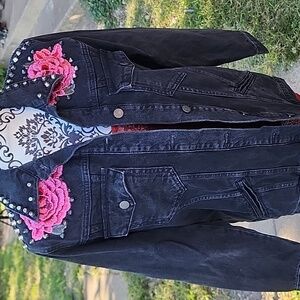Denim & Co oversized denim jacket with studs used size 6 faded black Medium